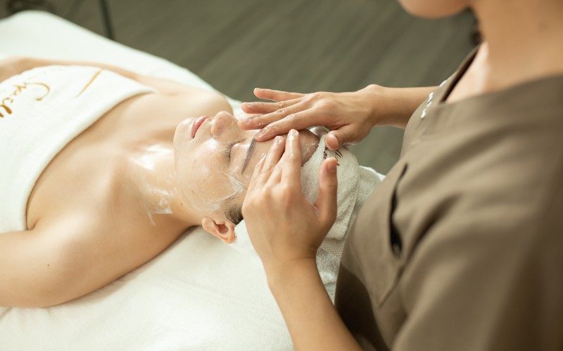 Lựa chọn spa trị mụn chuyên sâu HCM để chăm sóc làn da
