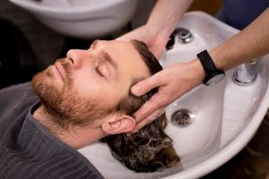 Spa gội đầu dưỡng sinh cho nam HCM đang là lựa chọn hàng đầu của nhiều người bởi mang lại hiệu quả vượt trội trong việc cải thiện tinh thần và dưỡng tóc
