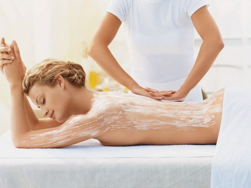 spa tắm trắng HCM trở thành lựa chọn được nhiều người ưu tiên nhằm cải thiện làn da trở nên trắng sáng, mịn màng hơn mỗi ngày.