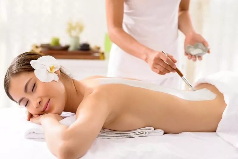chọn spa tắm trắng uy tín HCM đòi hỏi người dùng phải cẩn trọng và tìm hiểu kỹ lưỡng các yếu tố liên quan.