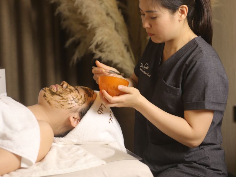 Skinlab – Peel da trị tàn nhang với liệu trình Herbal2peel