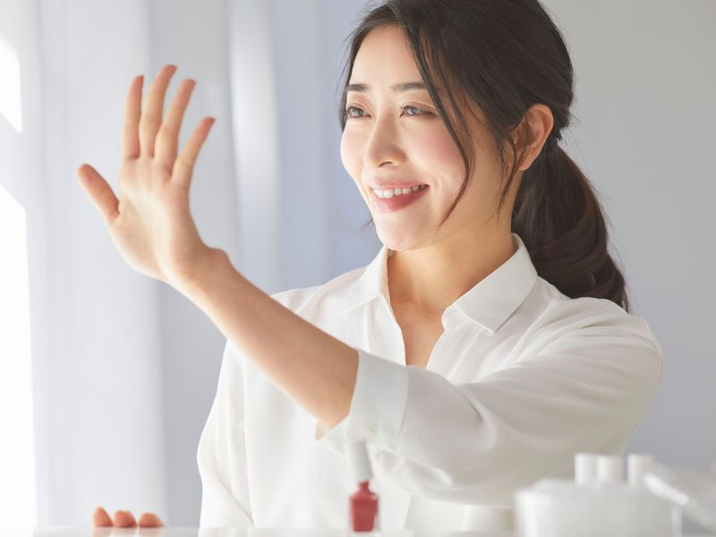 Điều quan trọng nhất để giúp da hồi phục và giữ được độ ẩm tự nhiên chính là cách dưỡng da cho da thiếu nước đúng phương pháp.