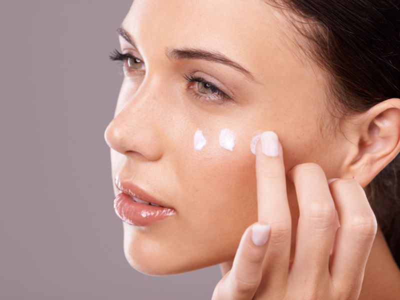 Skinlab hướng đến việc khắc phục nguyên nhân sâu bên trong gây khô da do điều hòa, từ phục hồi lớp màng hydrolipid tự nhiên
