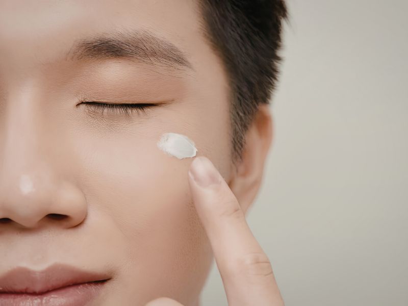 Sự kết hợp giữa liệu trình chuyên sâu tại Skinlab và chăm sóc tại nhà sẽ giúp làn da duy trì trạng thái ẩm mượt, mềm mại và khỏe mạnh lâu dài.