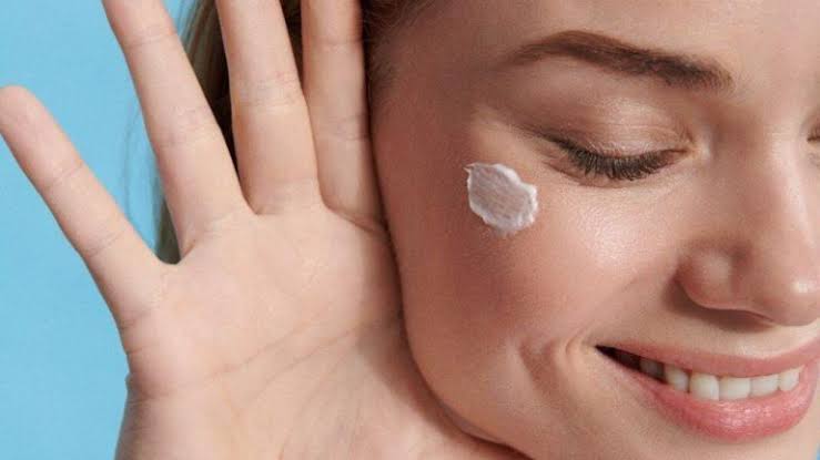Dưỡng da nhạy cảm thời tiết hanh khô không thể thiếu bước cấp ẩm chuyên sâu
