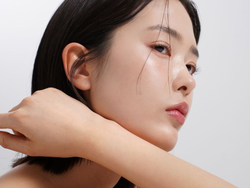 hiểu rõ nguyên nhân da khô mùa thu đóng vai trò then chốt giúp bạn lựa chọn giải pháp chăm sóc phù hợp