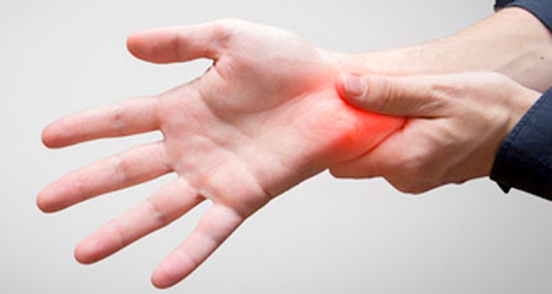 Viêm gân xảy ra khi các gân bị tổn thương và viêm do nhiều nguyên nhân khác nhau