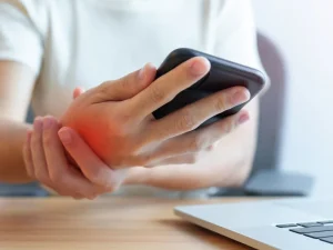 Viêm gân không chỉ đơn thuần là vấn đề đau nhức mà còn ảnh hưởng lớn đến khả năng vận động và cuộc sống sinh hoạt hàng ngày