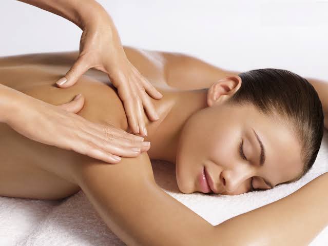 để tận hưởng tối đa lợi ích của massage, biết được cách massage đúng kỹ thuật là điều vô cùng cần thiết.