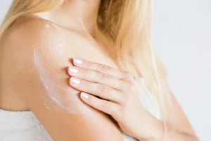 Tùy theo loại da và nhu cầu riêng mà bạn có thể điều chỉnh các bước chăm sóc hoặc chọn sản phẩm thích hợp.