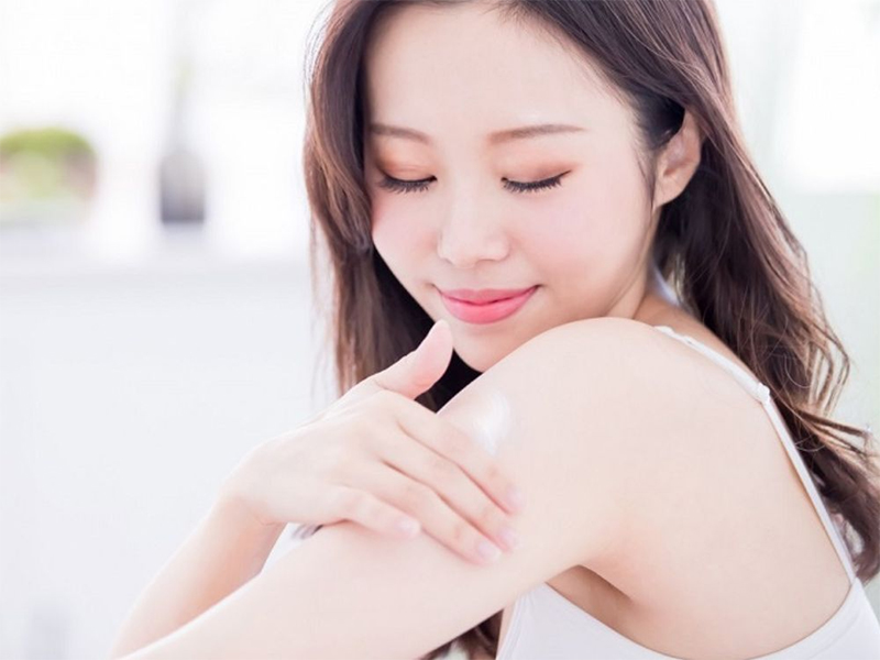 Trên thị trường hiện có nhiều loại kem dưỡng và tinh chất làm trắng da body với đa dạng thành phần