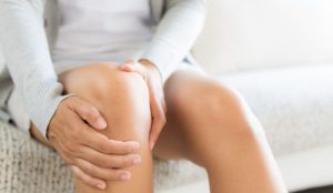 Nắm bắt được cách trị thâm đầu gối hiệu quả đòi hỏi sự kiên trì và lựa chọn phù hợp theo tình trạng da cá nhân.