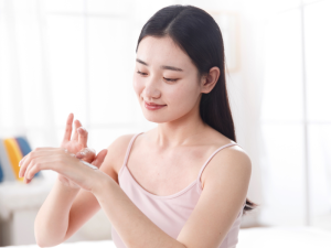 Chăm sóc da body không chỉ là các bước trên da mà còn liên quan đến thói quen hàng ngày