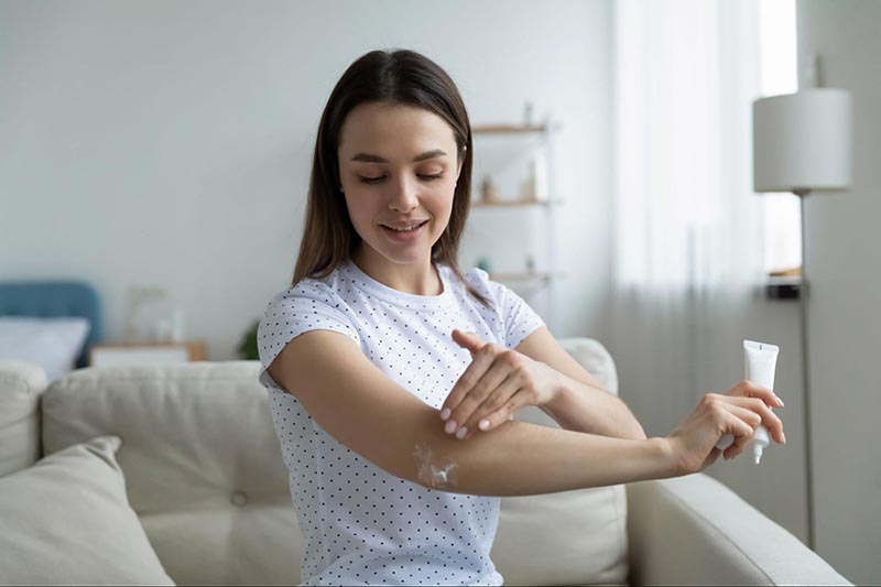 chăm sóc da khuỷu tay thường bị xem nhẹ vì nhiều người không nhận thức đủ về nhu cầu đặc biệt của vùng da này.