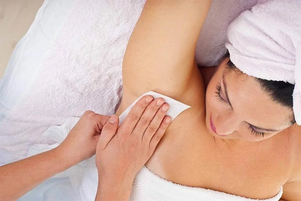 chăm sóc da vùng nách thích hợp không chỉ giúp giữ gìn vệ sinh mà còn duy trì làn da sáng, mịn màng và ngăn ngừa các dấu hiệu lão hóa sớm