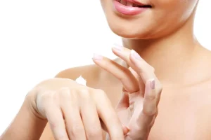 Quá trình dưỡng trắng da body yêu cầu thời gian và sự đều đặn trong chăm sóc.