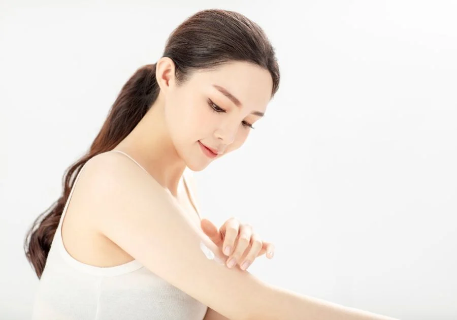 Liệu trình dưỡng trắng body vì thế nhận được vô số sự quan tâm như một giải pháp nâng tone da toàn diện và an toàn nhất.