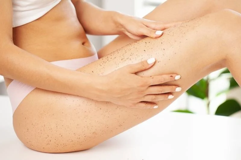 routine chăm sóc da body hợp lý không chỉ giúp cải thiện kết cấu da mà còn duy trì độ ẩm và bảo vệ da khỏi những tác nhân bên ngoài