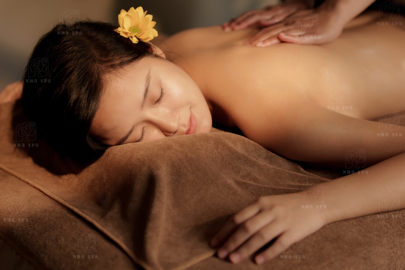 Tắm trắng body spa vừa mang lại hiệu quả làm trắng vừa đồng hành cải thiện cấu trúc và sức khỏe làn da dựa trên cơ sở làm sạch kỹ lưỡng