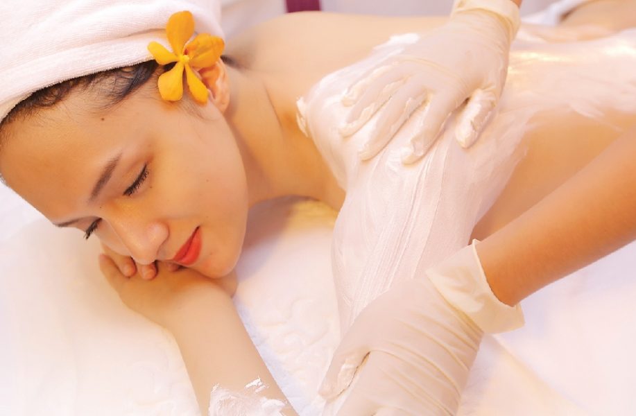 Dịch vụ tắm trắng body spa này không chỉ đơn thuần mang lại hiệu quả làm trắng mà còn giúp cải thiện độ ẩm và tăng cường sự đàn hồi cho da