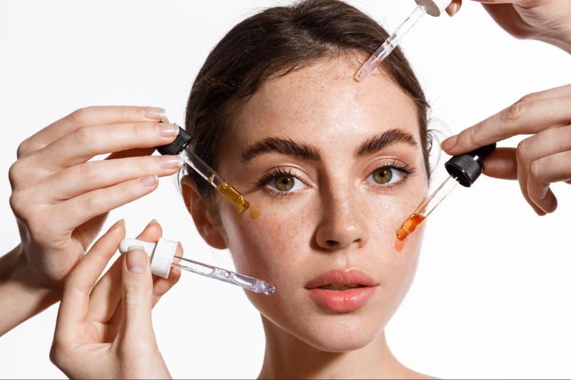 duy trì đều đặn quá trình chăm sóc da kết hợp cùng vitamin C đóng vai trò quan trọng giúp cải thiện tình trạng nám một cách bền vững.